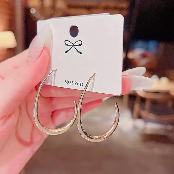 Jewelry - New 18k gold plated earrings